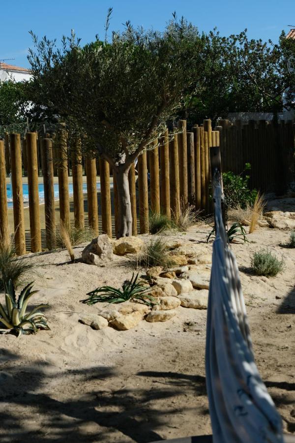Camping La Pree Les Portes-en-Re Exterior photo