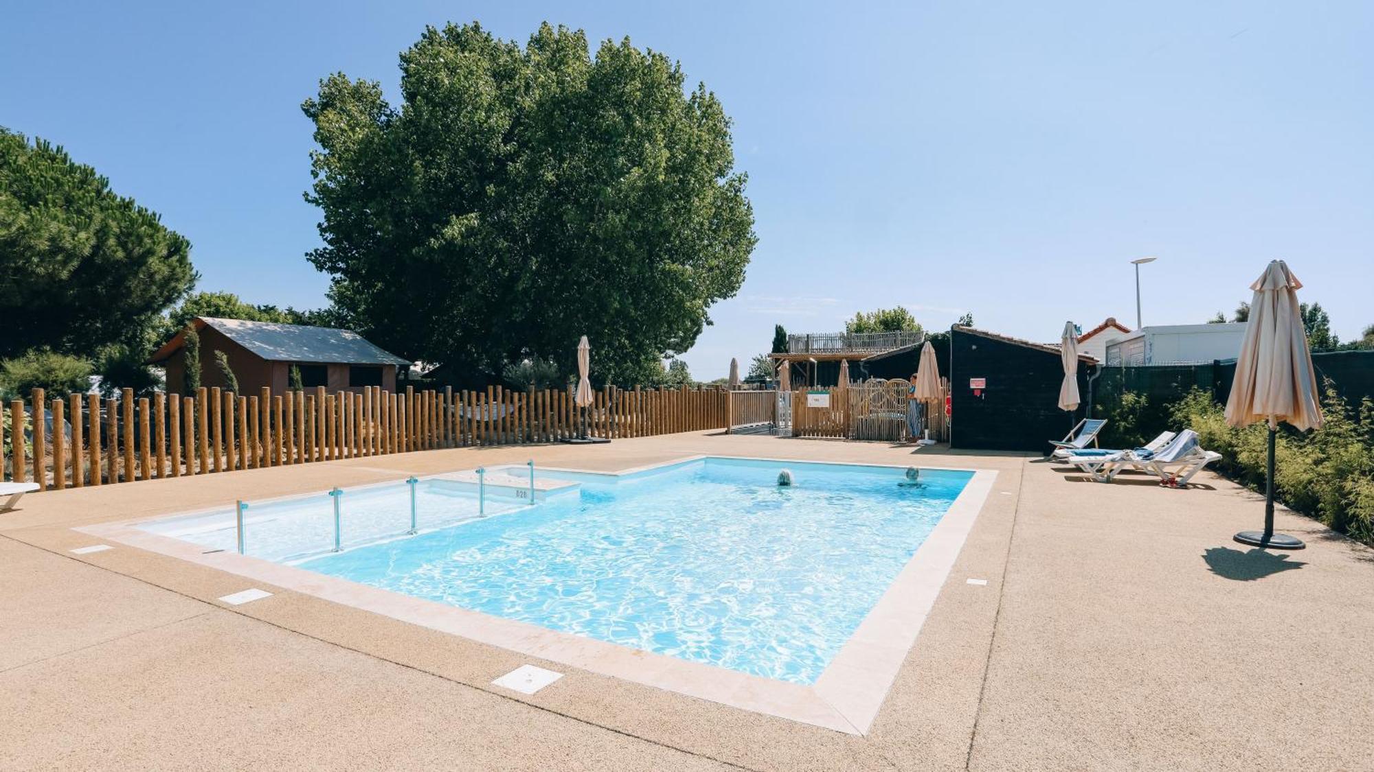 Camping La Pree Hotel Les Portes-en-Re Exterior photo