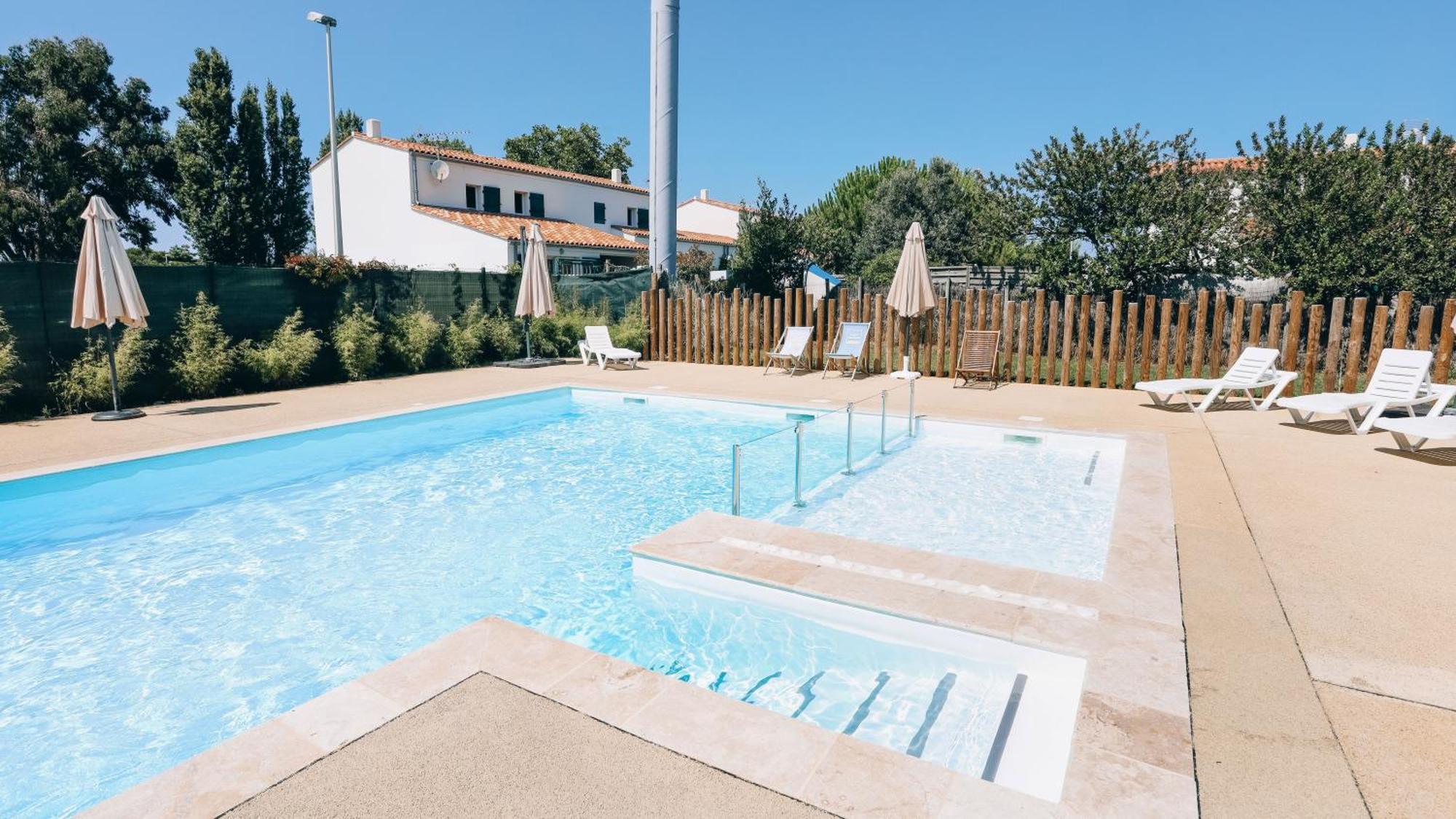 Camping La Pree Les Portes-en-Re Exterior photo